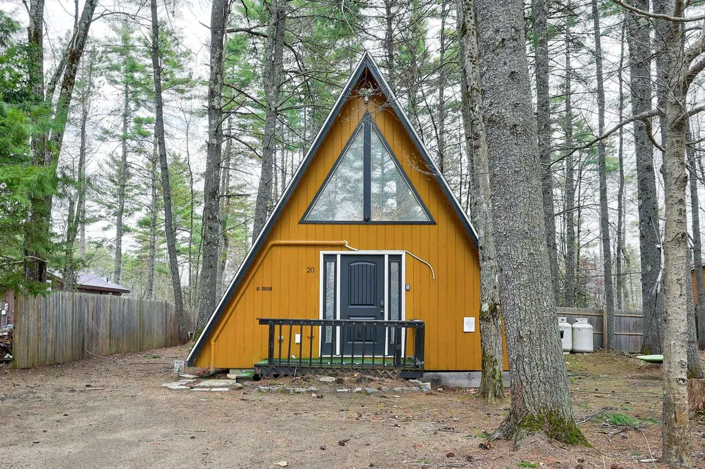 20 Lake Pines Circle Conway NH 03818