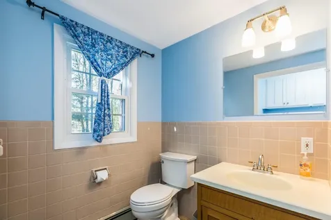 4 Moharinet Way Durham NH 03824