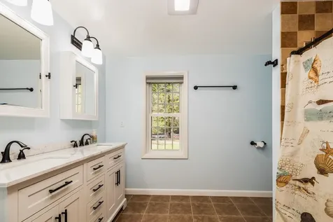 4 Moharinet Way Durham NH 03824
