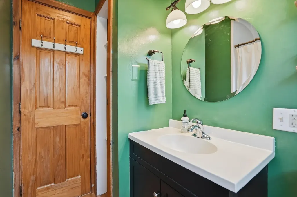286 James Avenue Burlington VT 05408