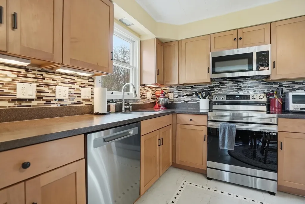 286 James Avenue Burlington VT 05408