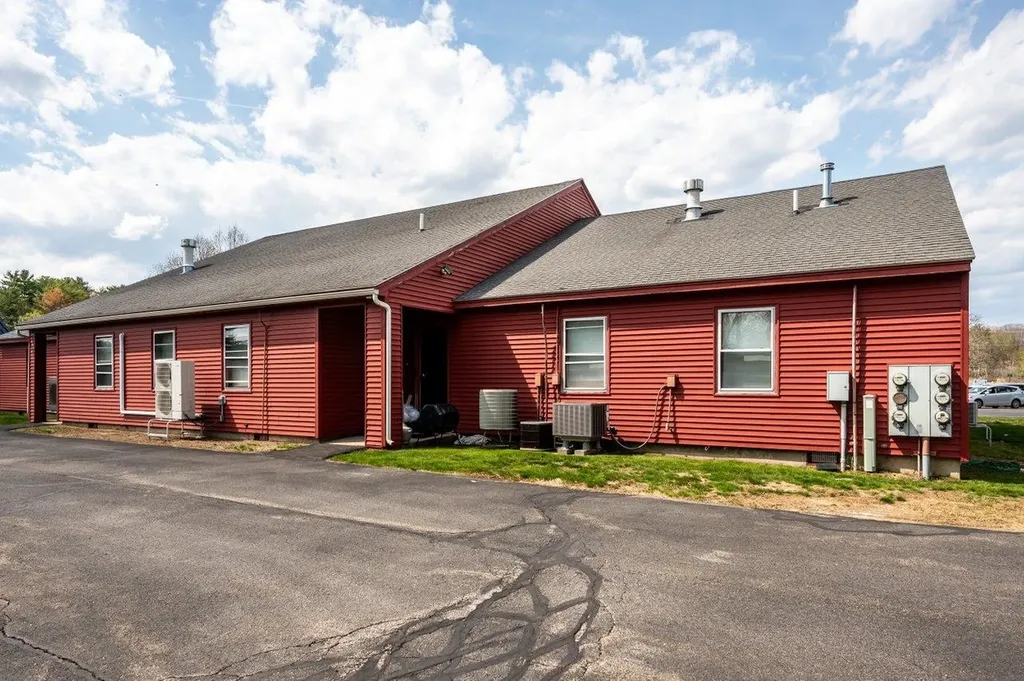 19 Levesque Drive Eliot ME 03903