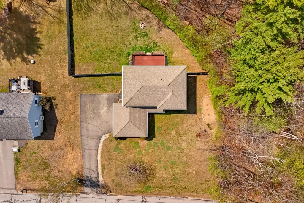 21 Emerald Drive Laconia NH 03246