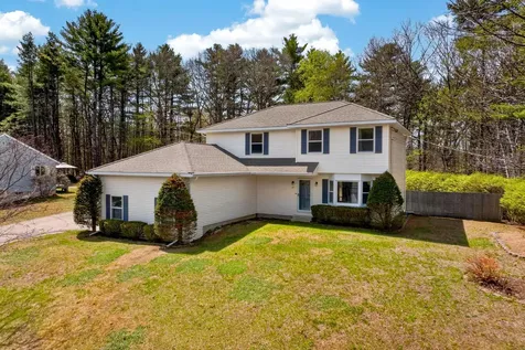 21 Emerald Drive Laconia NH 03246