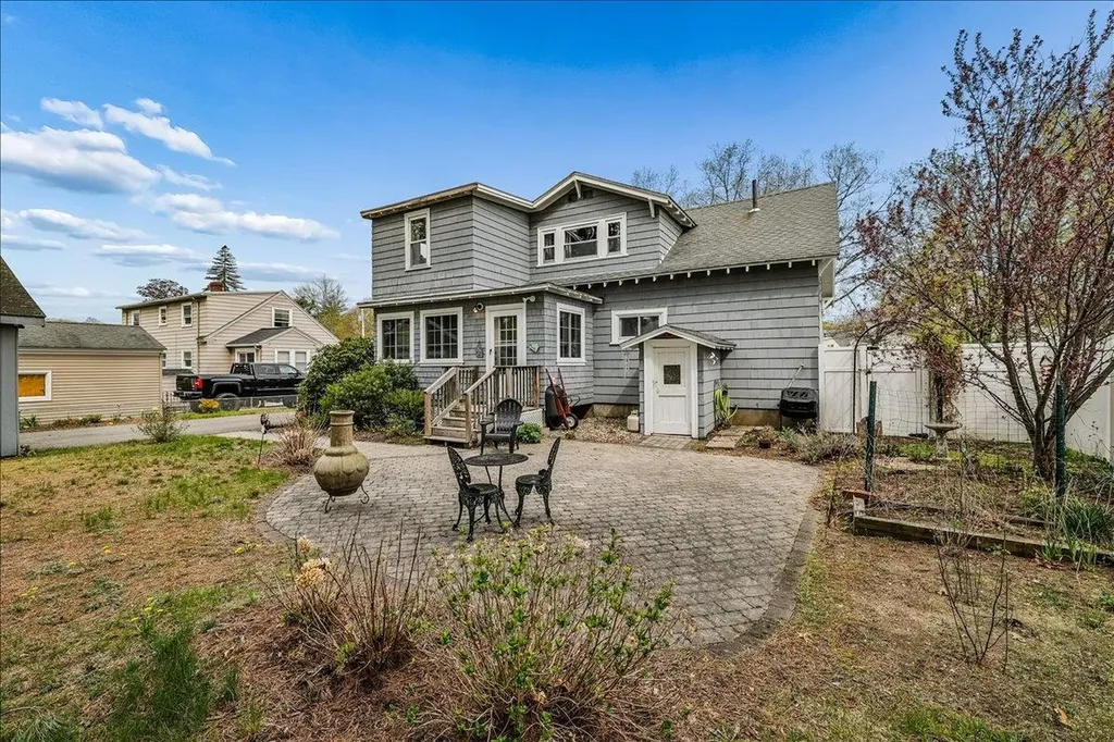 36 Lamprey Street Manchester NH 03102