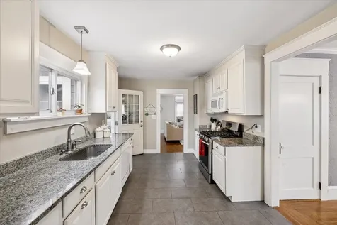 36 Lamprey Street Manchester NH 03102