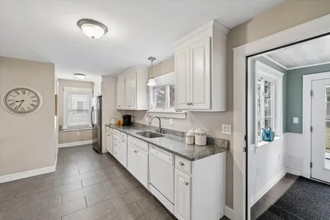 36 Lamprey Street Manchester NH 03102