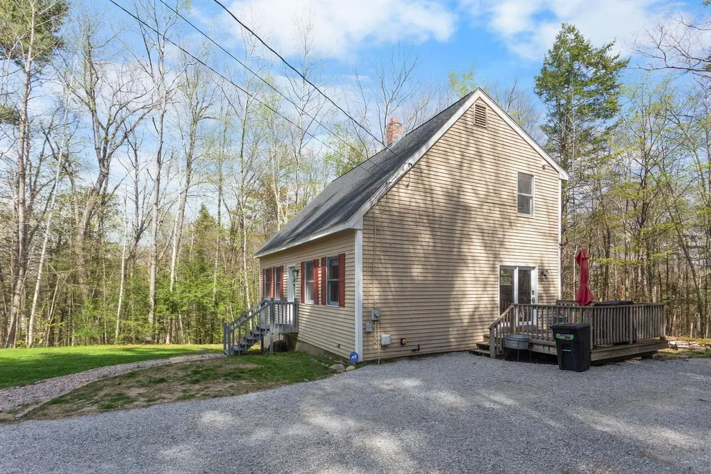 51 Guys Lane Weare NH 03281