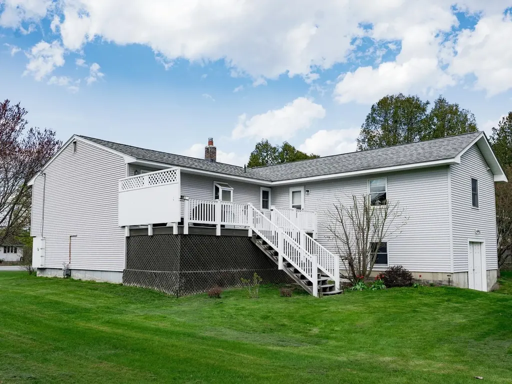 782 Falls Road Shelburne VT 05482