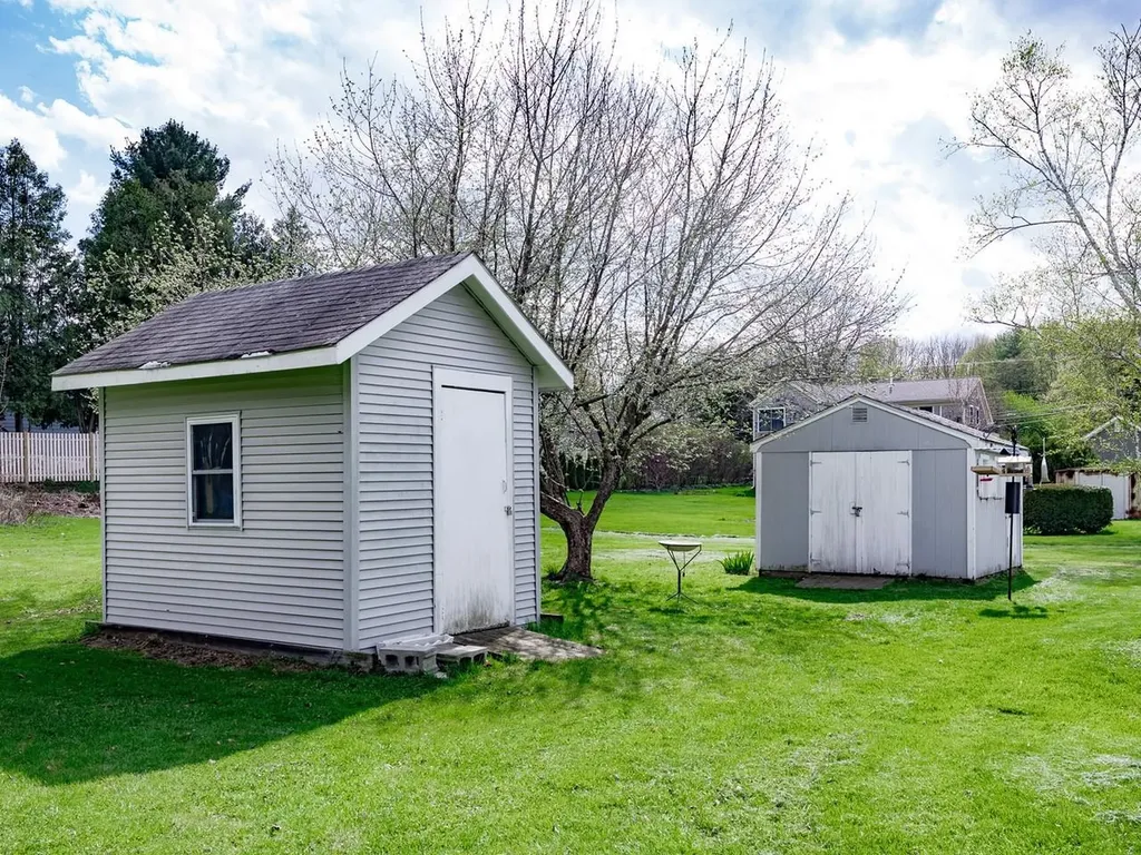 782 Falls Road Shelburne VT 05482