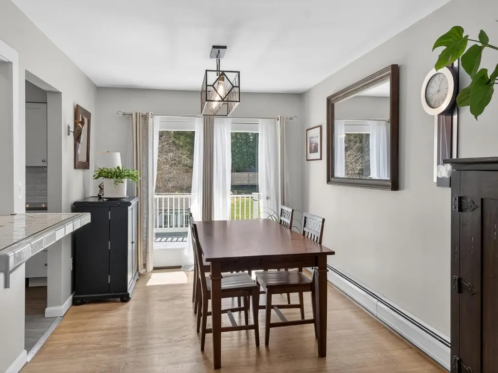 782 Falls Road Shelburne VT 05482