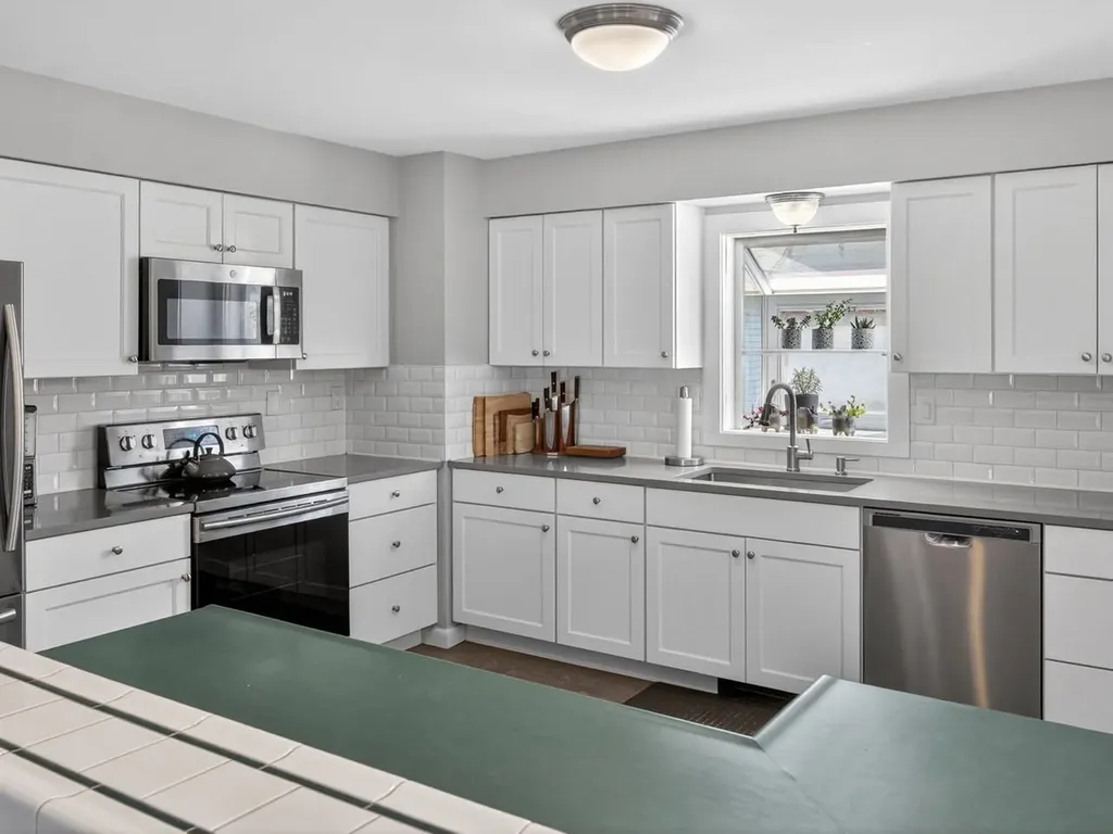 782 Falls Road Shelburne VT 05482