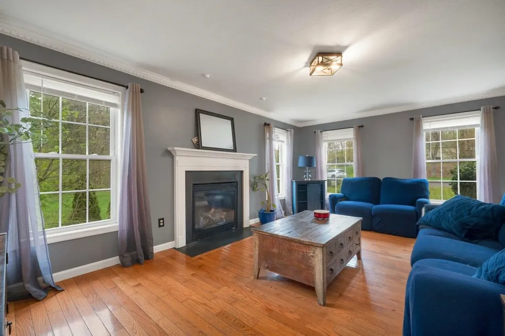2 Cardinal Circle Derry NH 03038