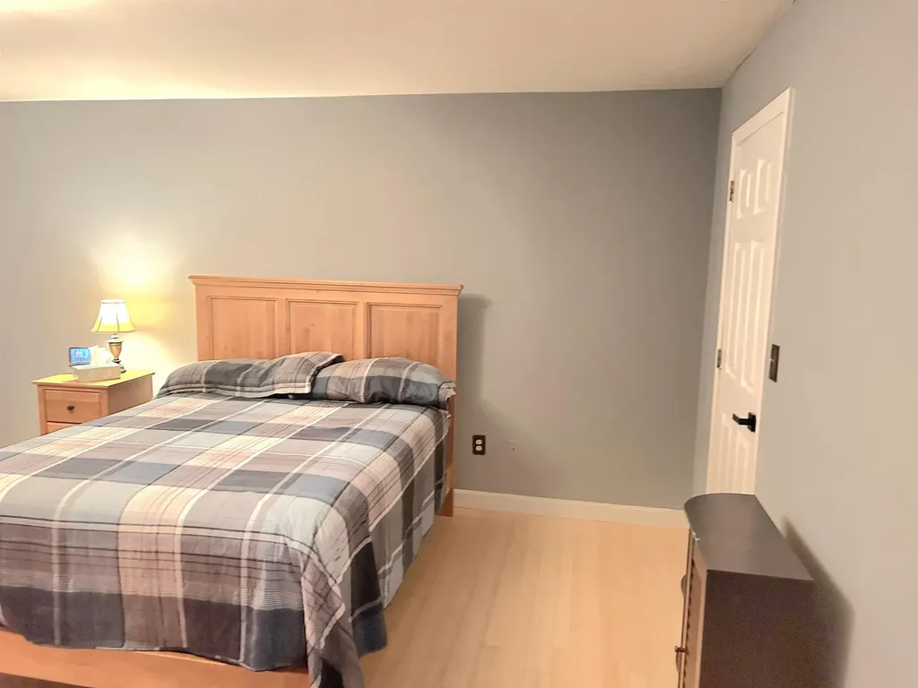 2 Cardinal Circle Derry NH 03038