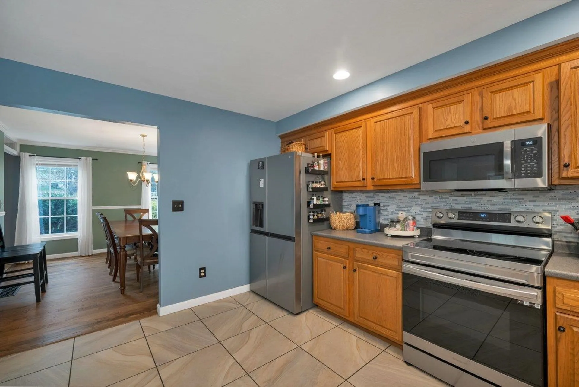 2 Cardinal Circle Derry NH 03038