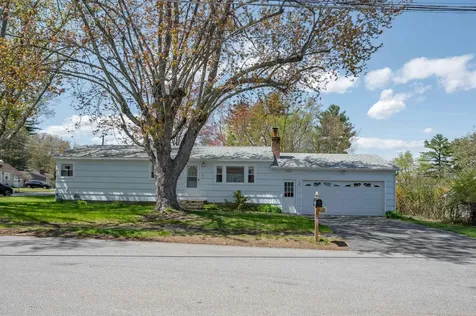 3 Derby Circle Nashua NH 03062
