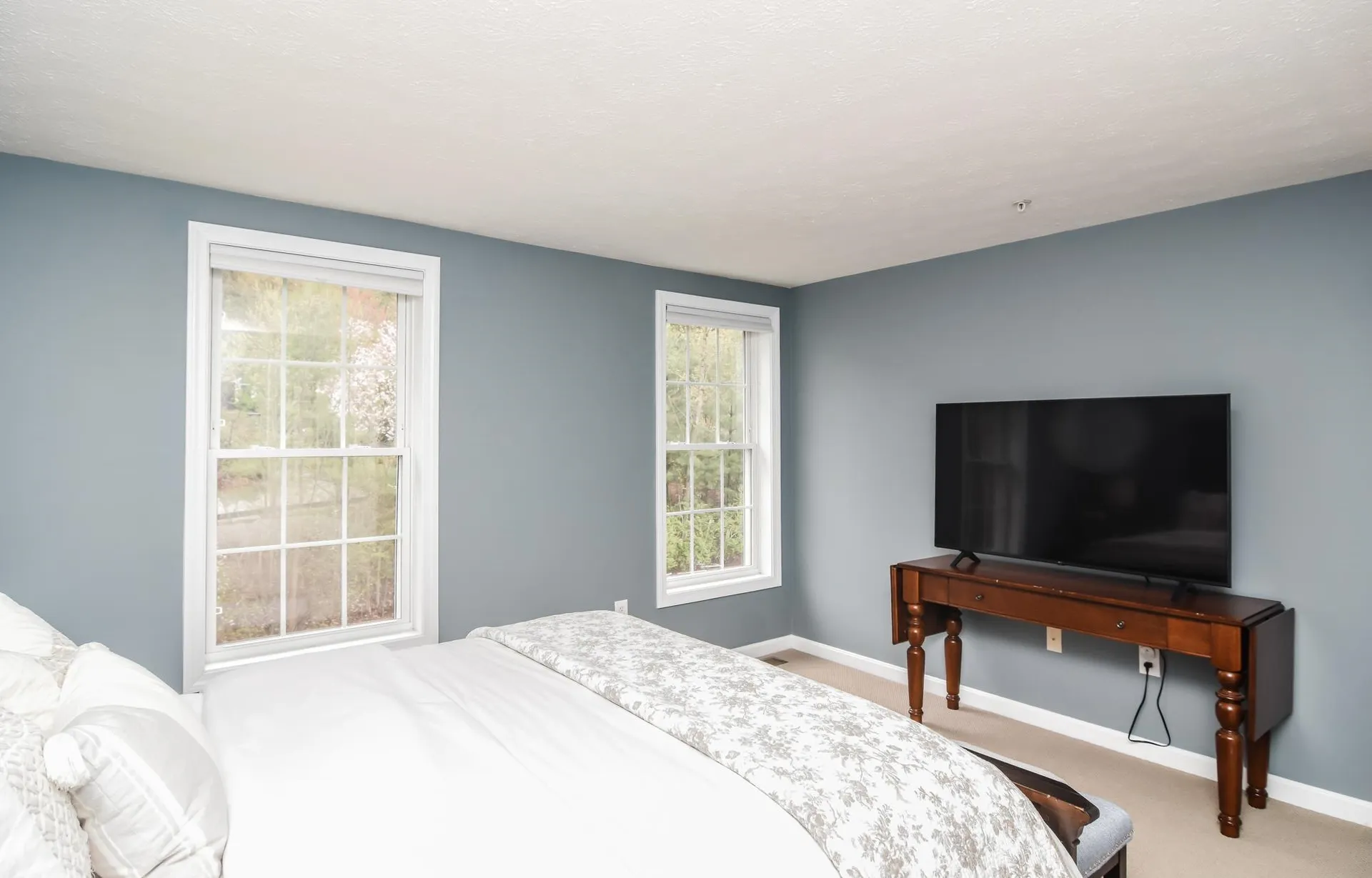 14 Georgetowne Drive Nashua NH 03062