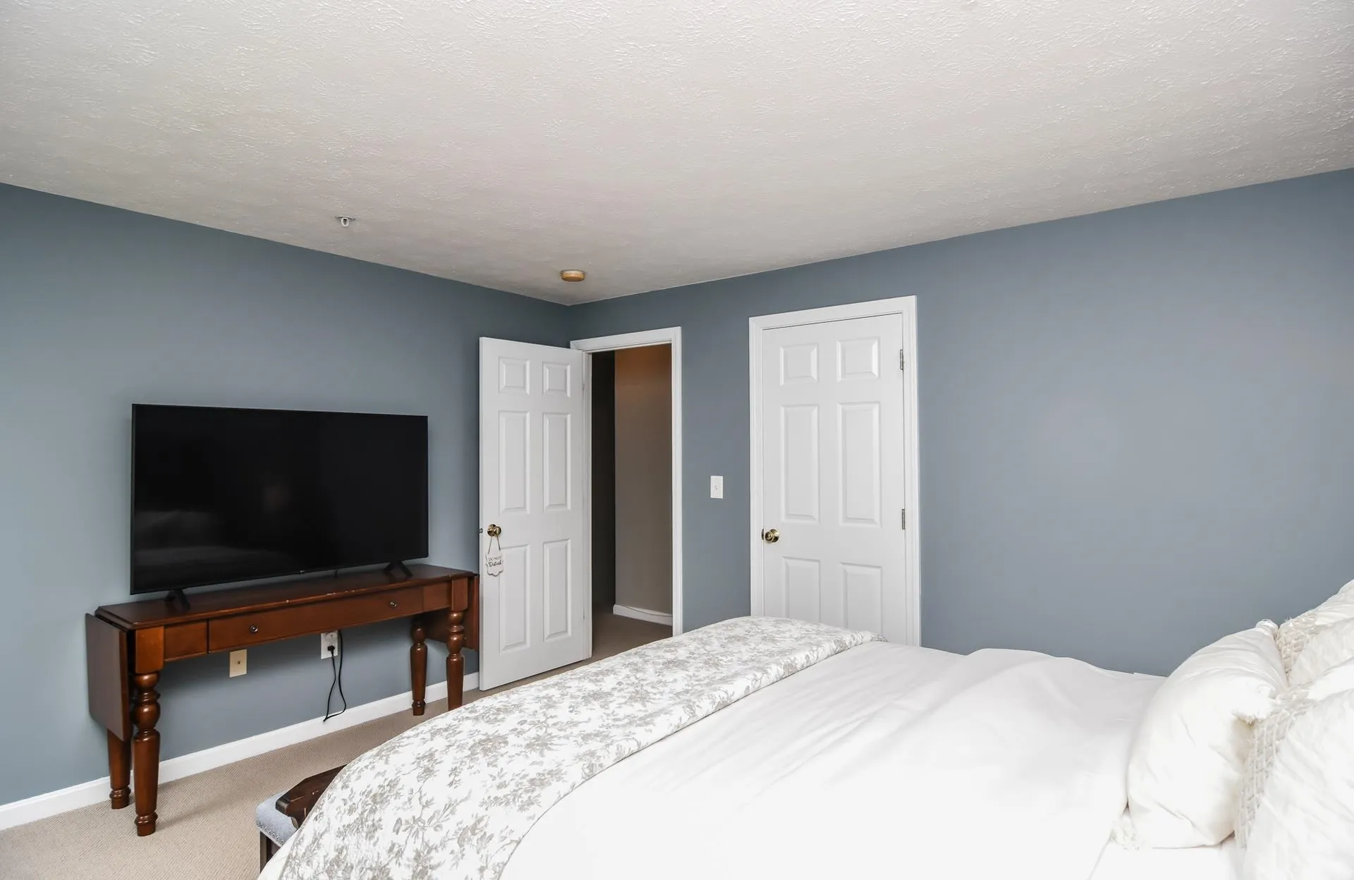 14 Georgetowne Drive Nashua NH 03062