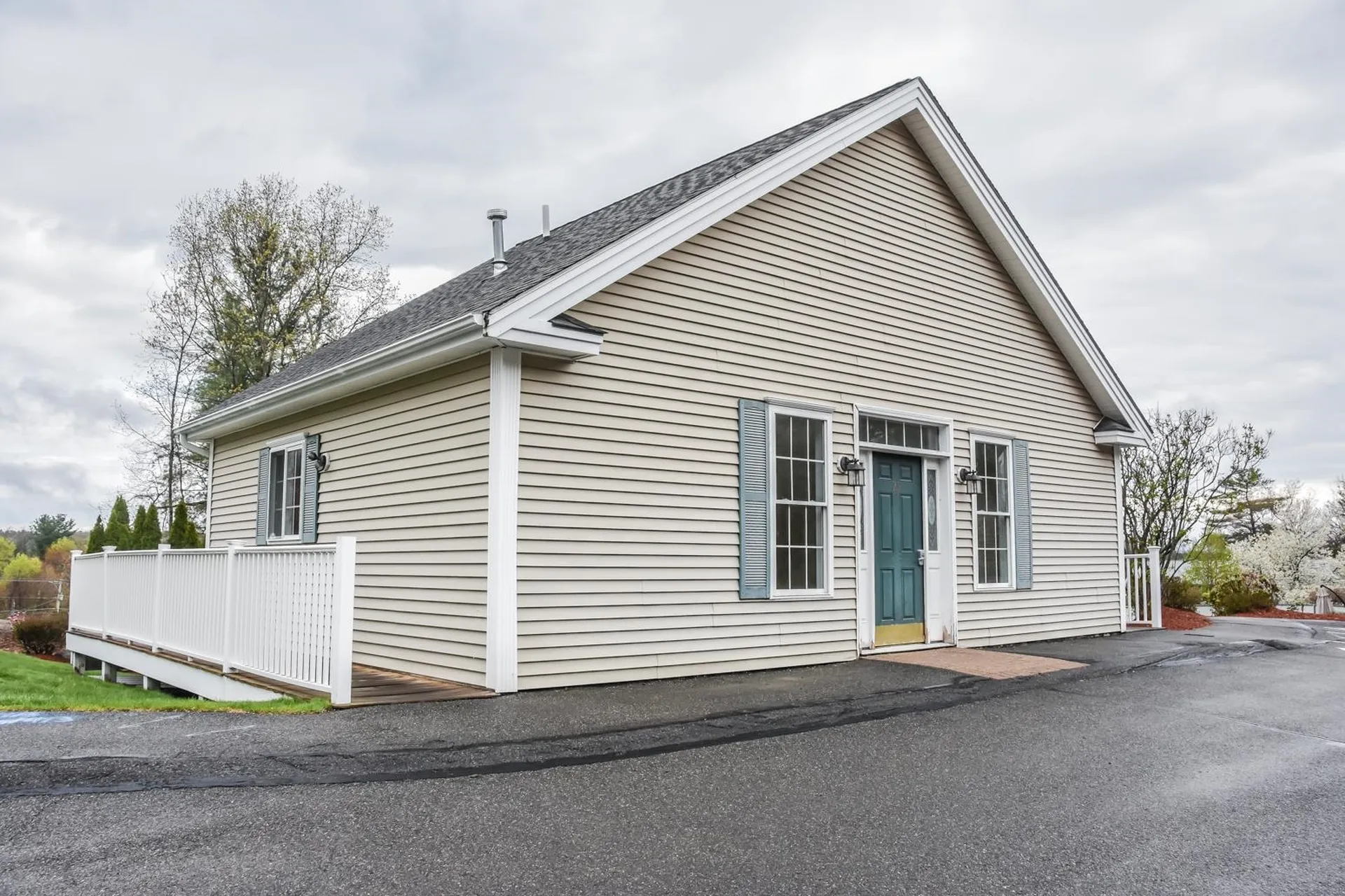 14 Georgetowne Drive Nashua NH 03062