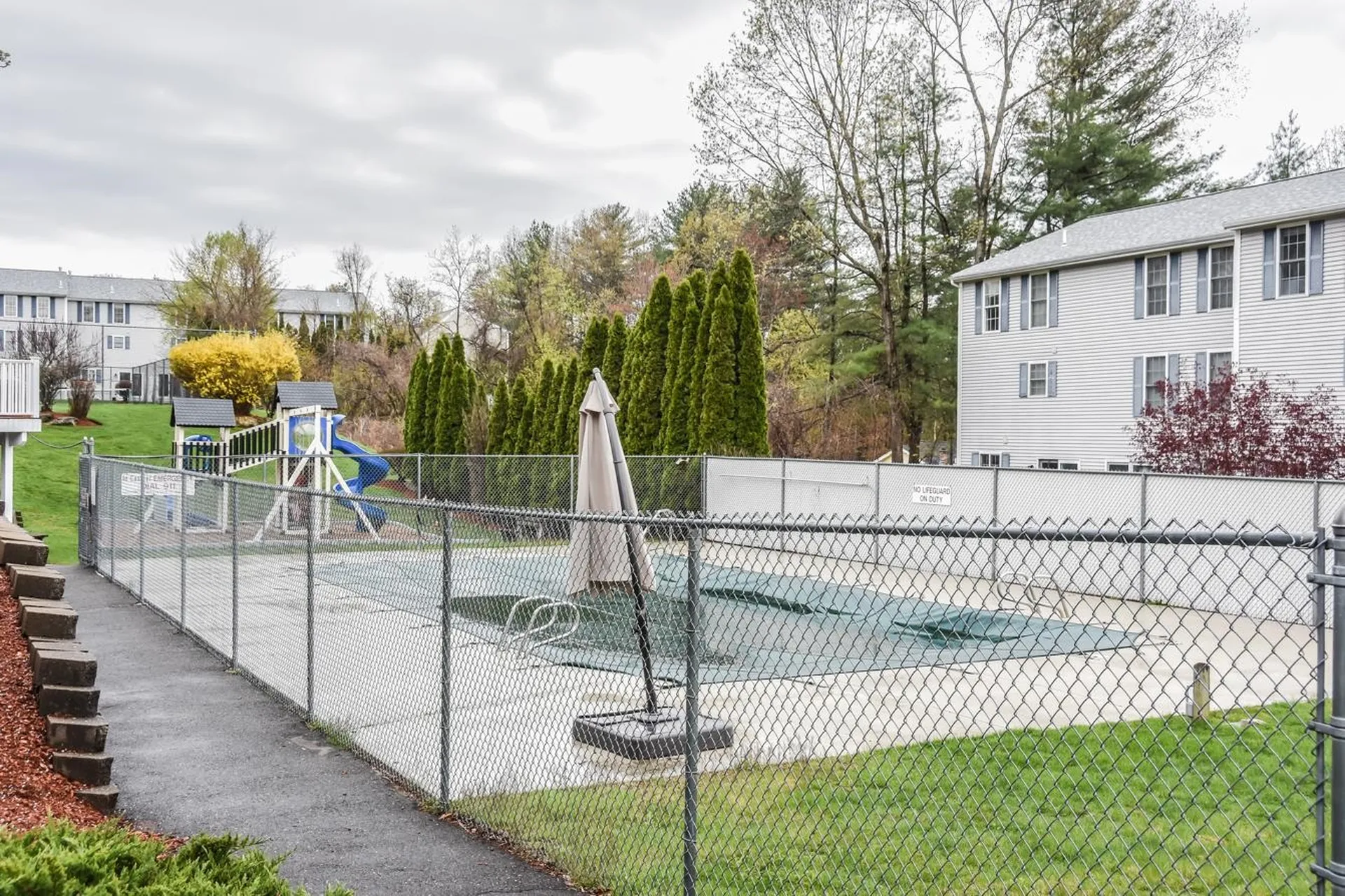 14 Georgetowne Drive Nashua NH 03062