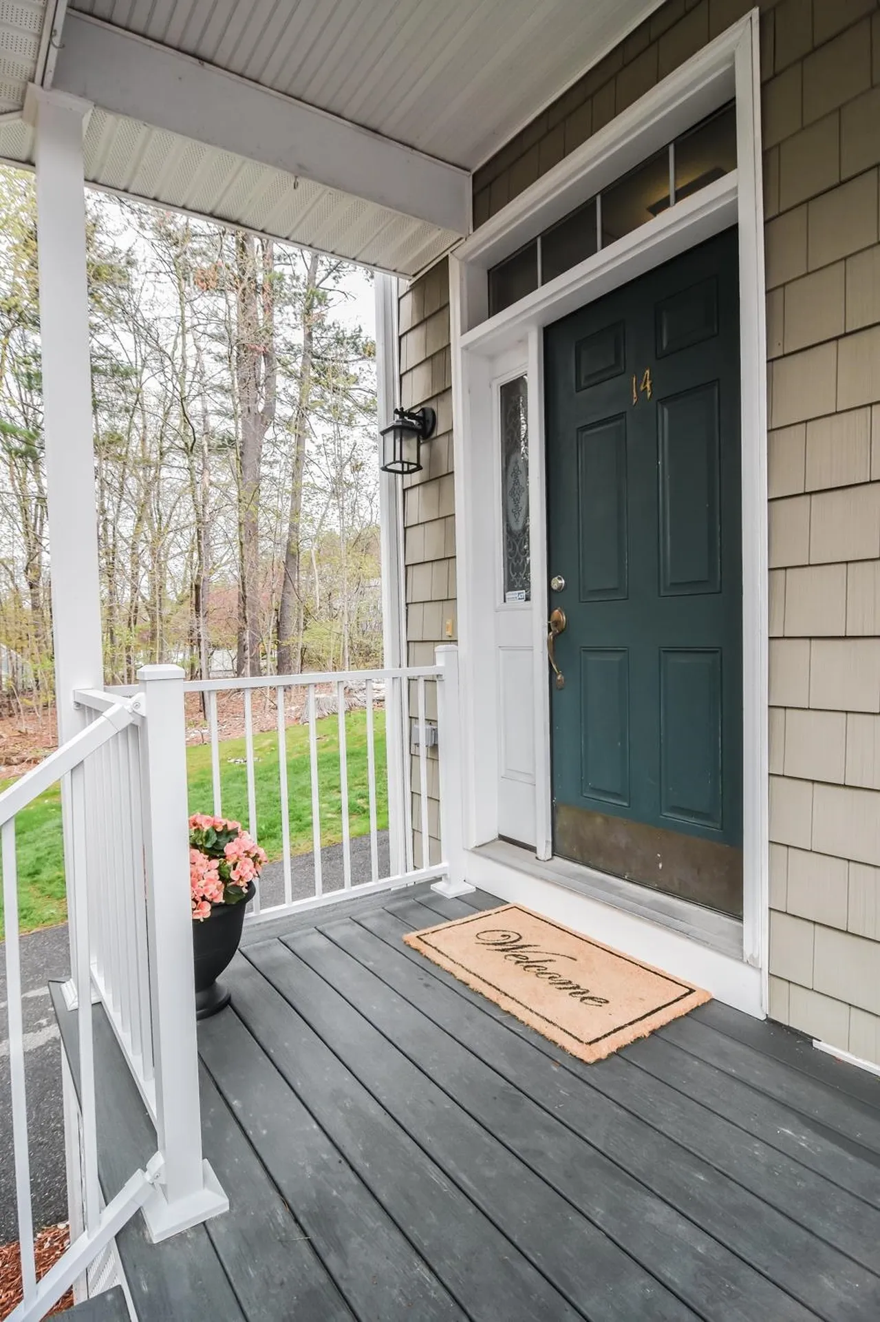 14 Georgetowne Drive Nashua NH 03062