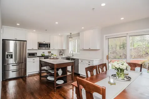 14 Georgetowne Drive Nashua NH 03062