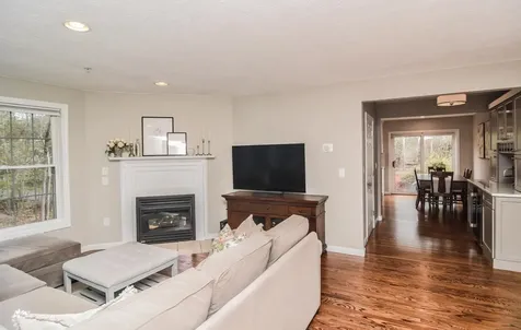 14 Georgetowne Drive Nashua NH 03062