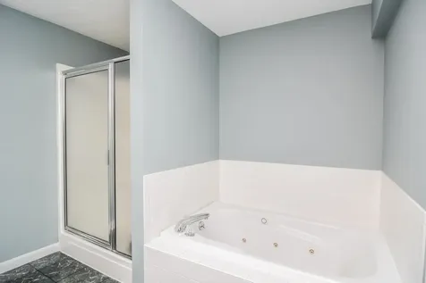14 Georgetowne Drive Nashua NH 03062