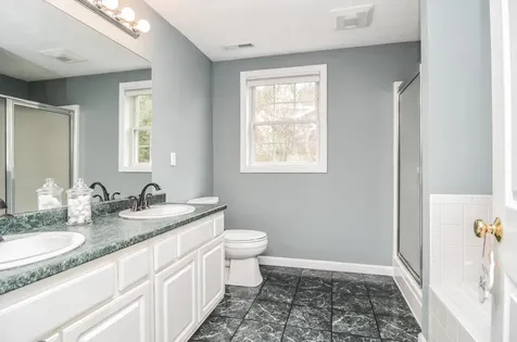 14 Georgetowne Drive Nashua NH 03062