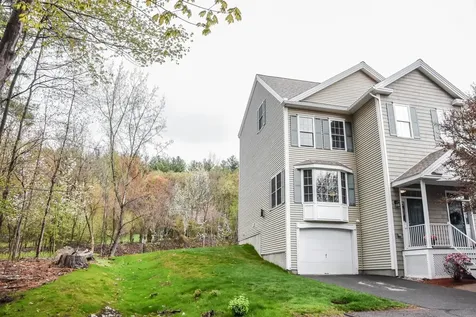 14 Georgetowne Drive Nashua NH 03062