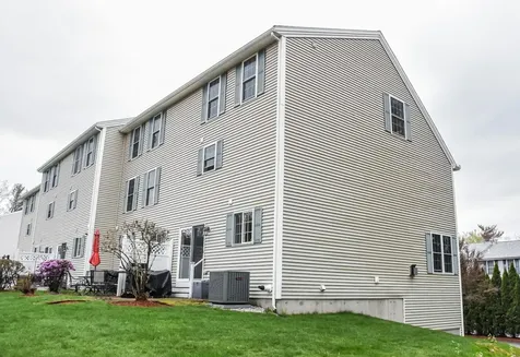 14 Georgetowne Drive Nashua NH 03062
