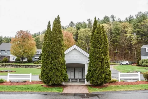 14 Georgetowne Drive Nashua NH 03062