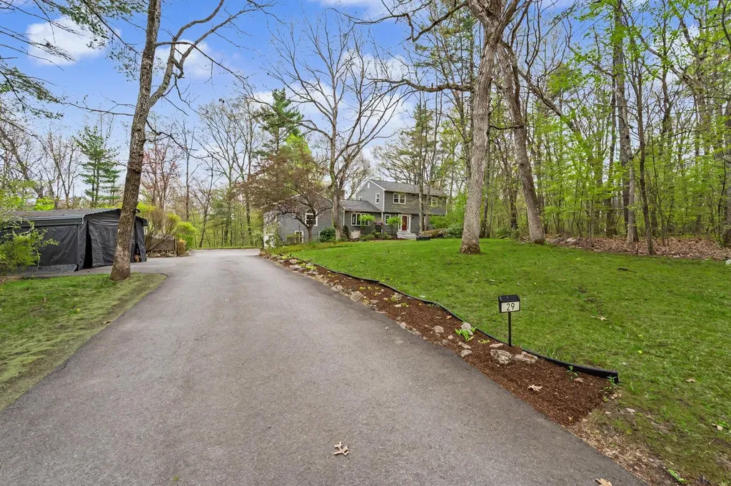 29 Old Sawmill Road Bedford NH 03110