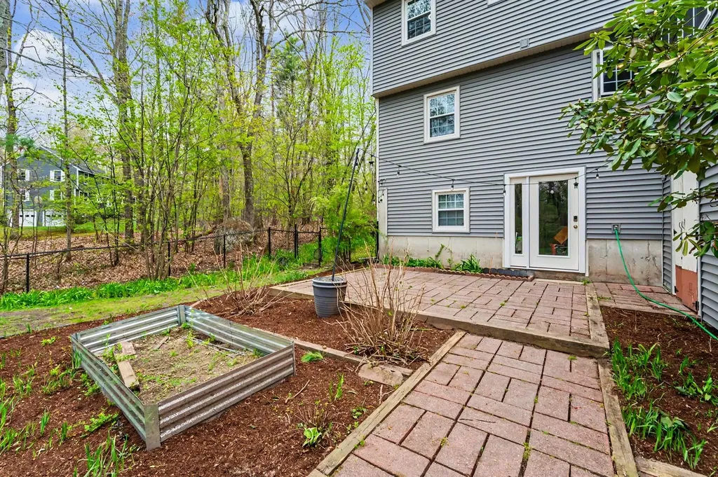29 Old Sawmill Road Bedford NH 03110
