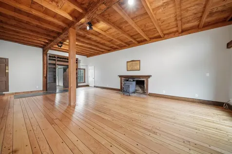 1 Cross Road Francestown NH 03043