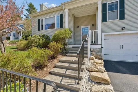 198 Mclane Way Manchester NH 03104