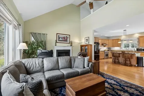 198 Mclane Way Manchester NH 03104