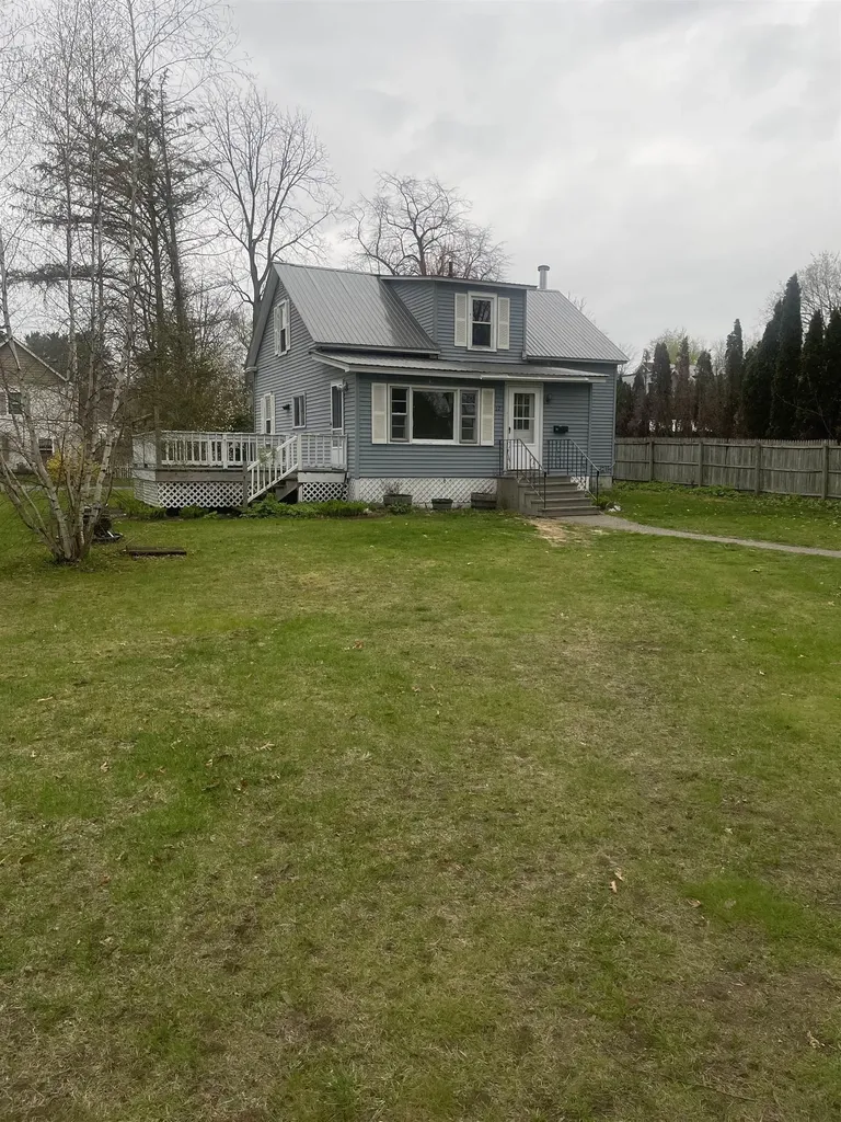 17 Iroquois Avenue Essex Junction VT 05452