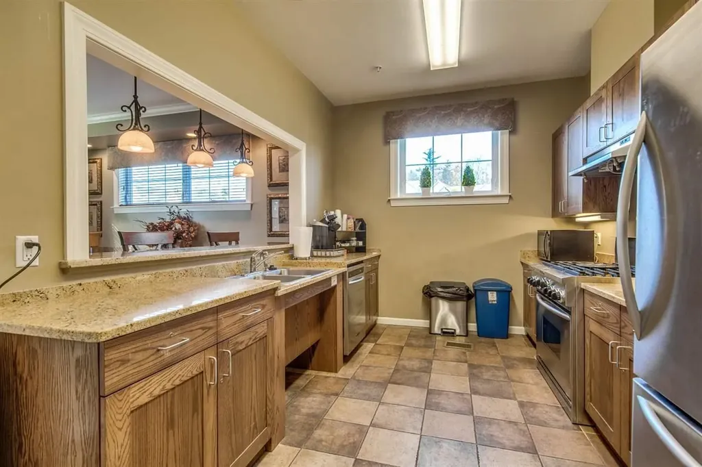 219 Knollwood Way Manchester NH 03102