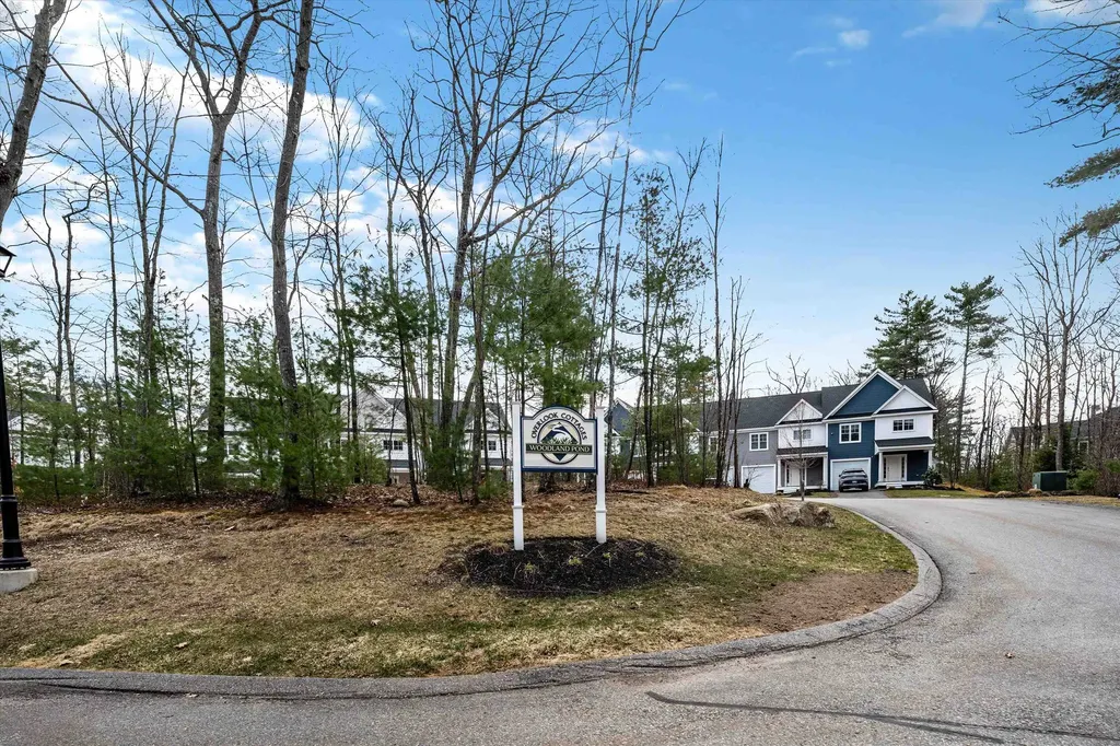 219 Knollwood Way Manchester NH 03102