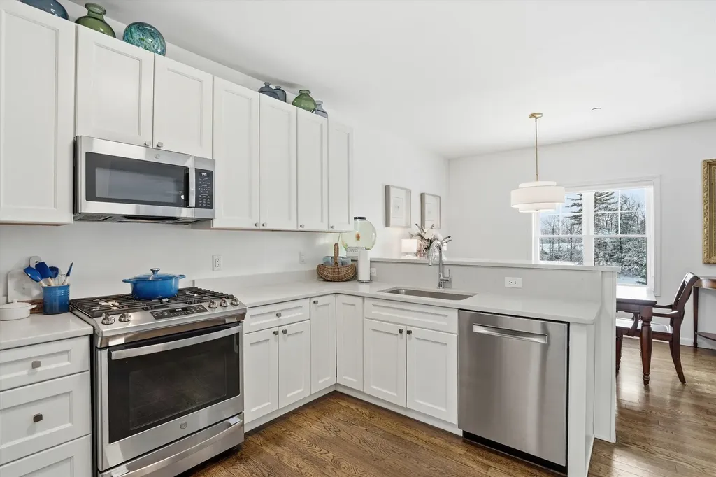 219 Knollwood Way Manchester NH 03102
