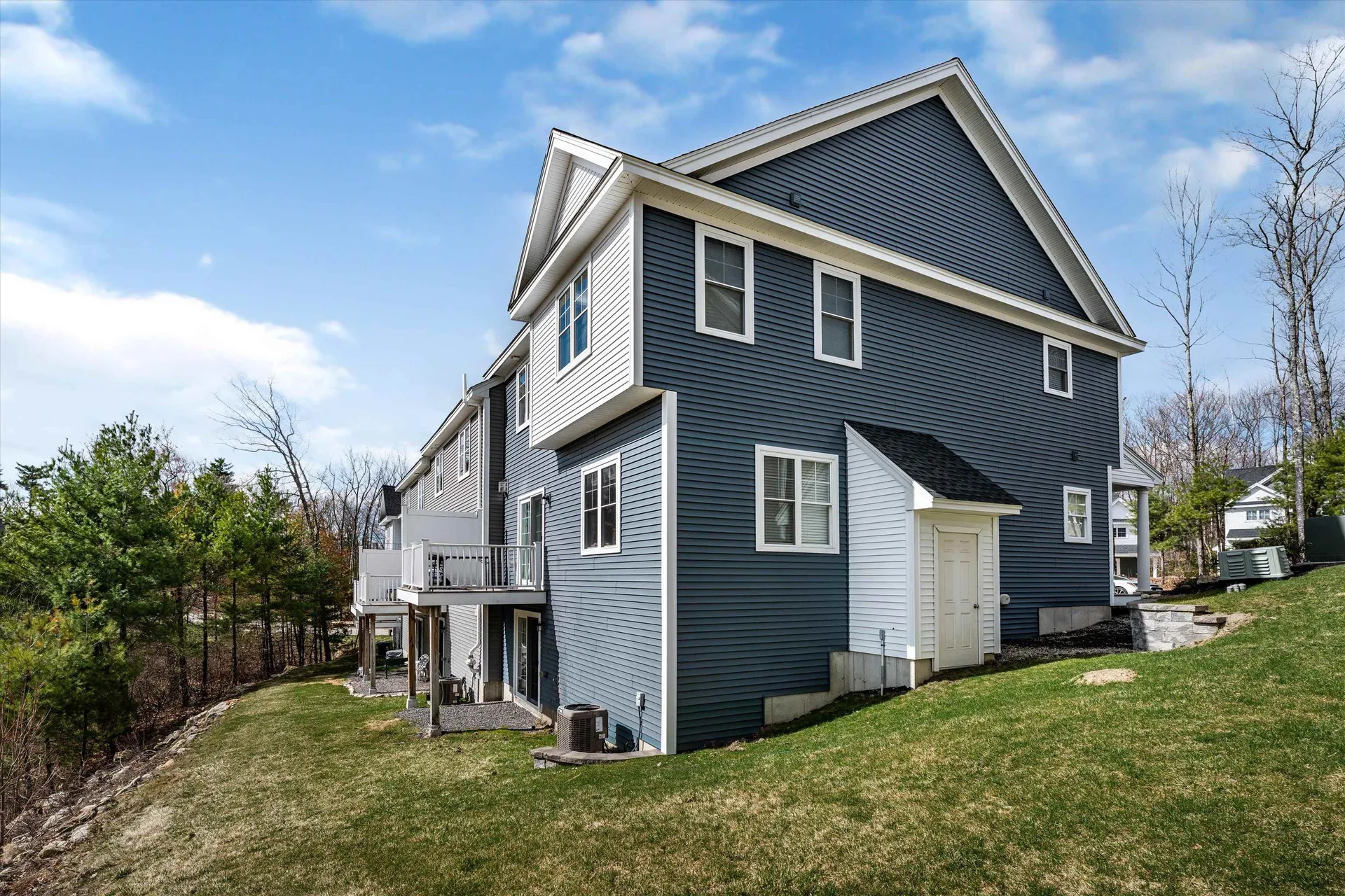 219 Knollwood Way Manchester NH 03102
