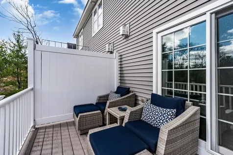 219 Knollwood Way Manchester NH 03102