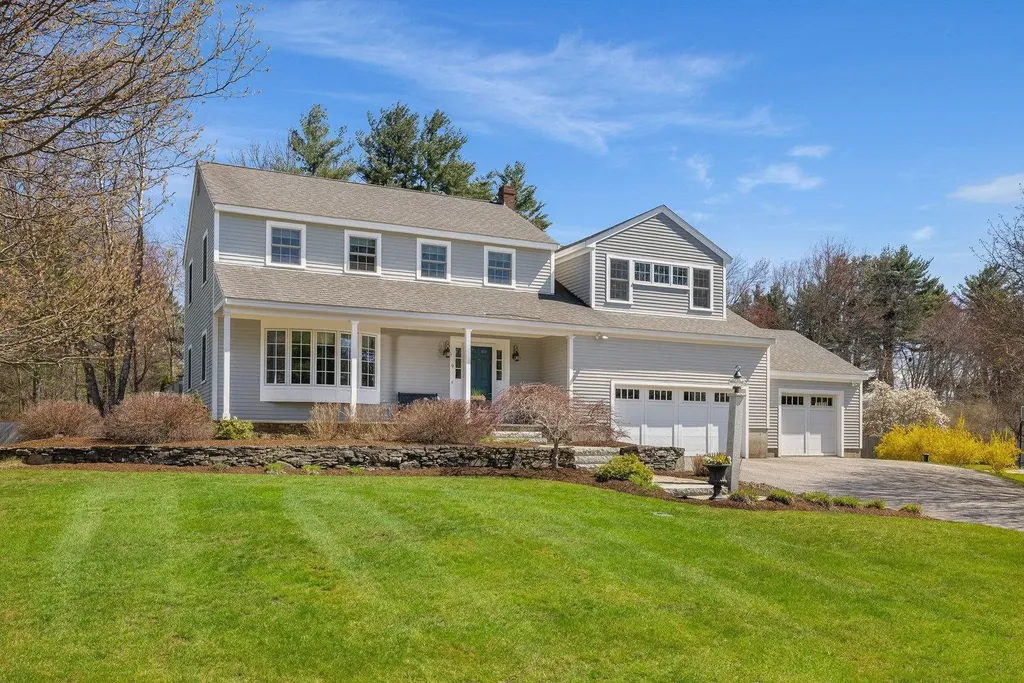 9 Brown Avenue Stratham NH 03885