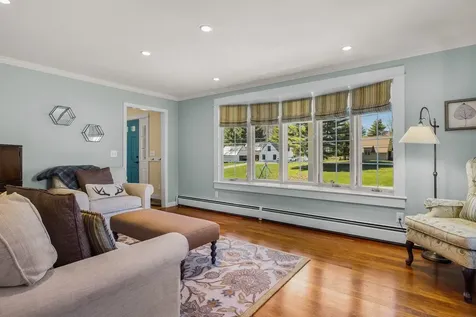 9 Brown Avenue Stratham NH 03885
