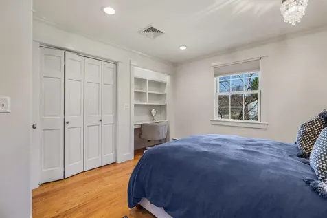 9 Brown Avenue Stratham NH 03885