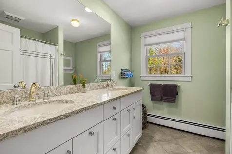 9 Brown Avenue Stratham NH 03885
