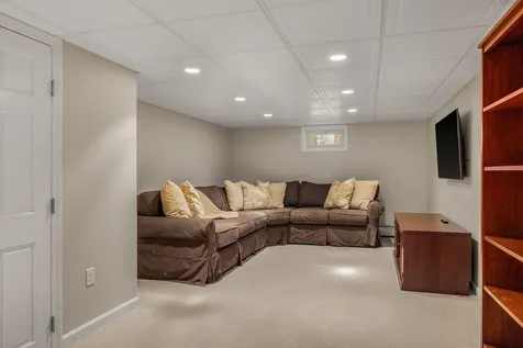 9 Brown Avenue Stratham NH 03885