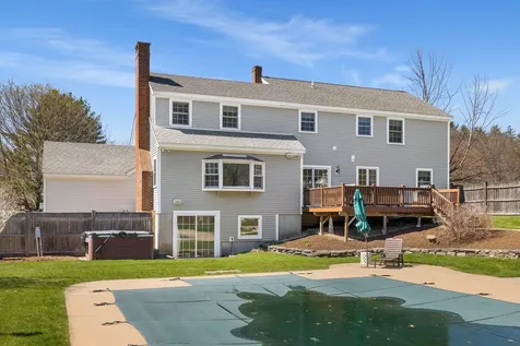 9 Brown Avenue Stratham NH 03885