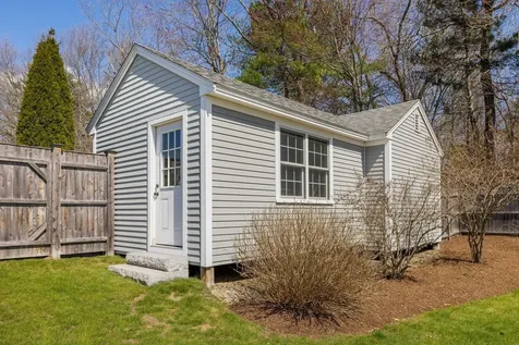 9 Brown Avenue Stratham NH 03885